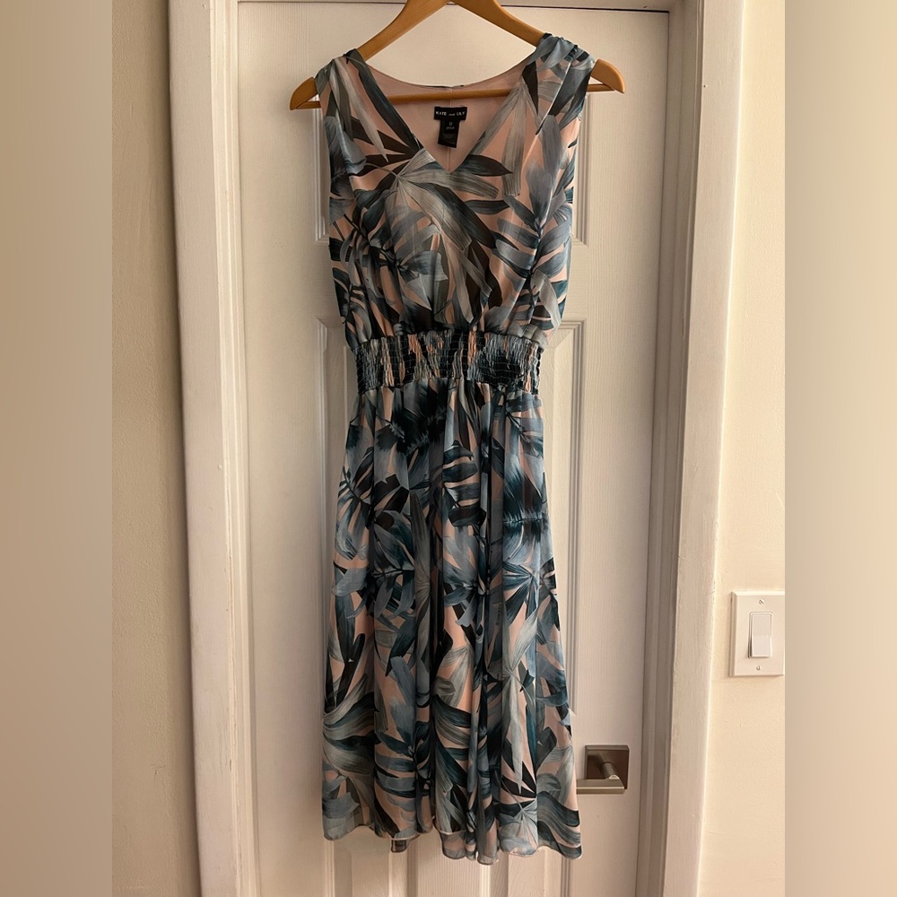 Elegant Leaf Print Midi Dress